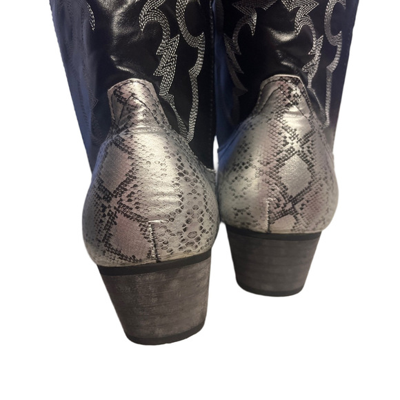 Women’s Western Calf height heeled cowboy boots size 10.5 Silver and Black - Picture 6 of 12